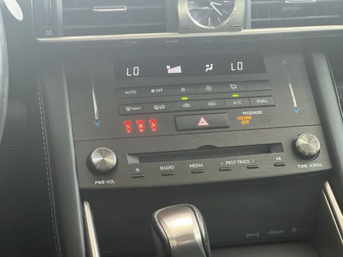 Used 2020 Lexus IS 300 image 38