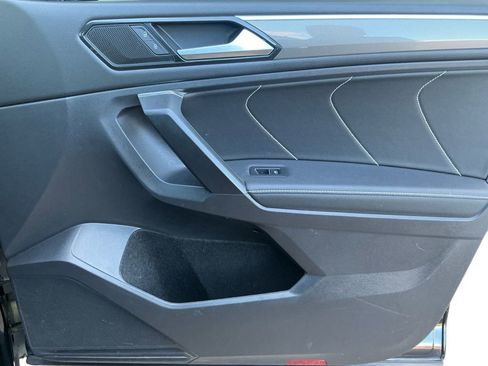 Used 2023 Volkswagen Tiguan SE R-Line image 16