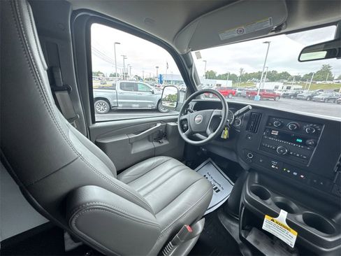New 2025 GMC Savana 3500 Extended image 15