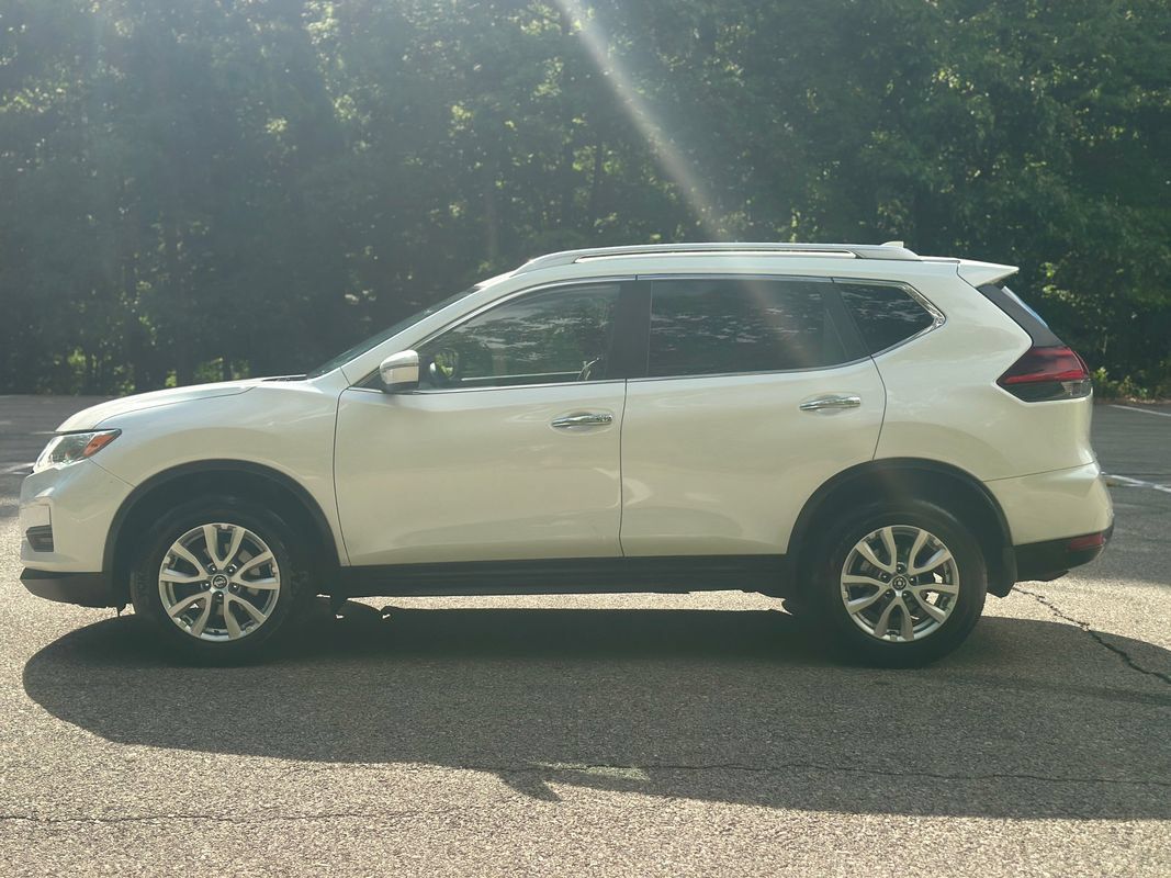 Used 2020 Nissan Rogue SV AWD/4WD image 4