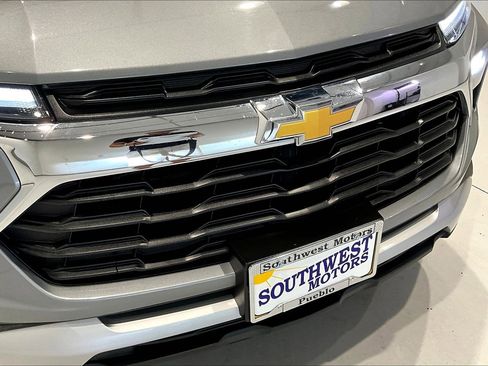 Used 2025 Chevrolet TrailBlazer LT AWD/4WD image 32