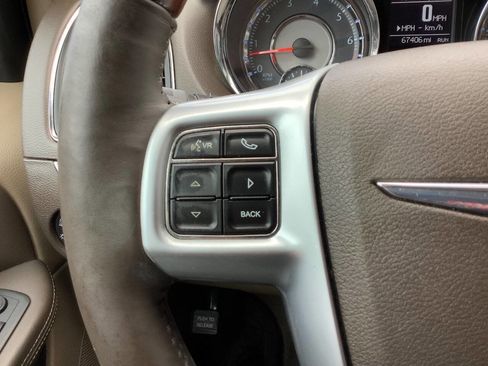 Used 2012 Chrysler Town & Country Limited image 50