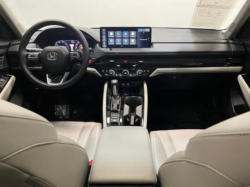 Used 2025 Honda Accord Touring image 17
