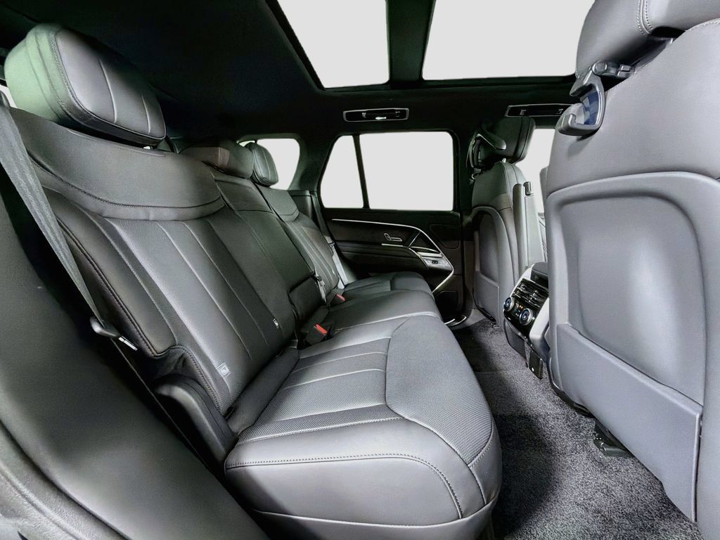 New 2026 Land Rover Range Rover SE AWD/4WD image 29