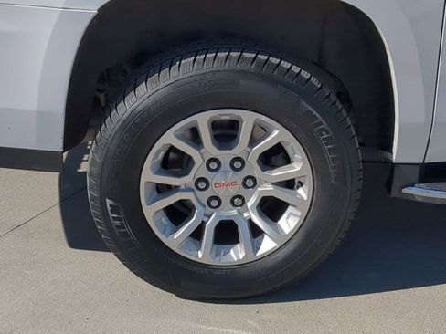 Used 2019 GMC Yukon XL SLT w/ Open Road Package AWD/4WD image 13