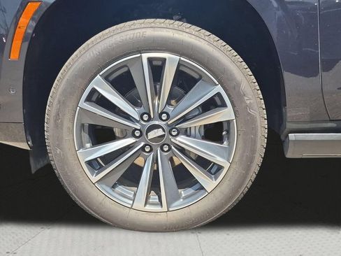 New 2025 Cadillac Escalade ESV Sport w/ LPO, Floor Liner Package AWD/4WD image 34