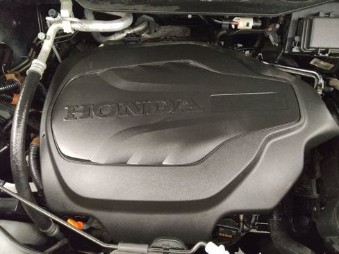 Used 2018 Honda Pilot Touring image 30