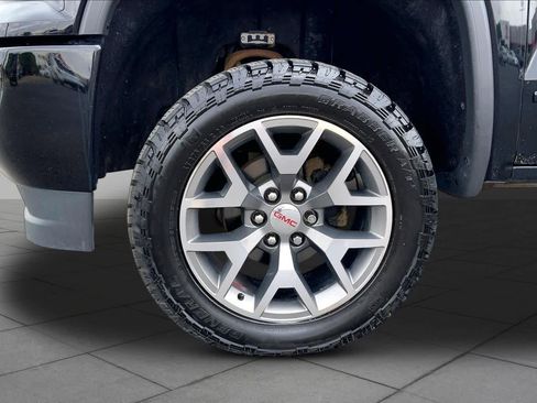 Used 2018 GMC Sierra 1500 SLT w/ All Terrain Package image 11