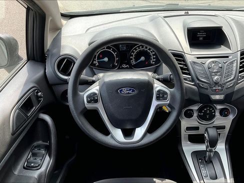 Used 2019 Ford Fiesta SE image 5