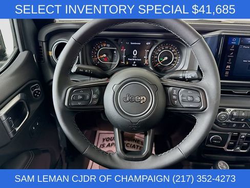 New 2025 Jeep Gladiator Sport image 11