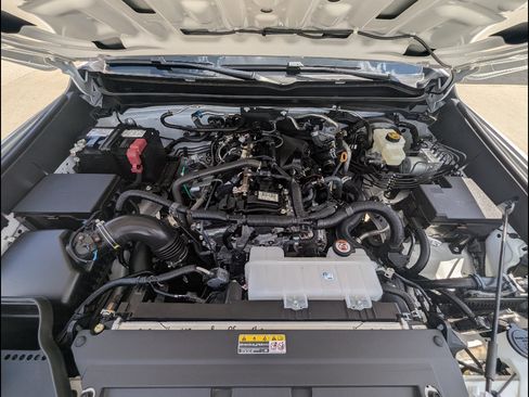 Used 2026 Toyota Tacoma SR5 AWD/4WD image 17