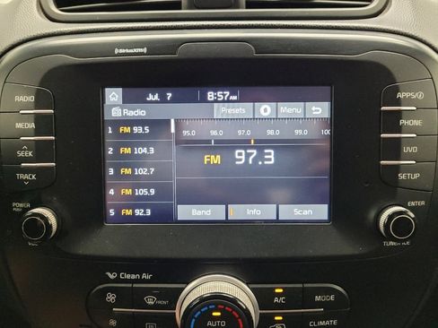 Used 2018 Kia Soul + FWD image 25
