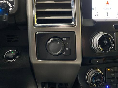 Used 2017 Ford F150 Platinum image 19