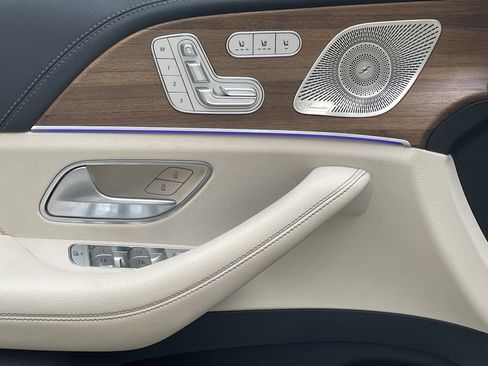 Certified 2024 Mercedes-Benz GLS 580 4MATIC image 19