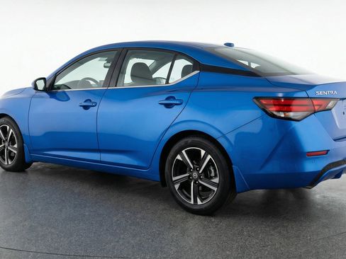 Used 2025 Nissan Sentra SV FWD image 6