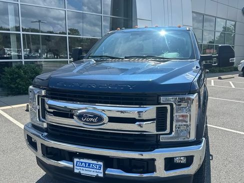Used 2017 Ford F250 XLT w/ XLT Value Package AWD/4WD image 2