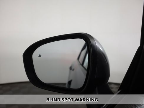 Used 2023 Nissan Rogue SL w/ SL Premium Package image 8