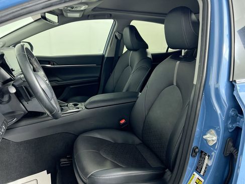 Used 2023 Toyota Camry XSE w/ Navigation Package image 12