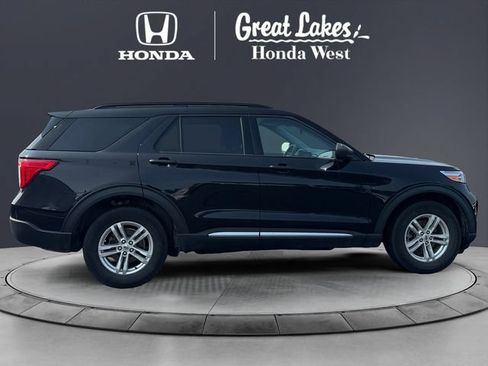 Used 2021 Ford Explorer XLT w/ Equipment Group 202A AWD/4WD image 6