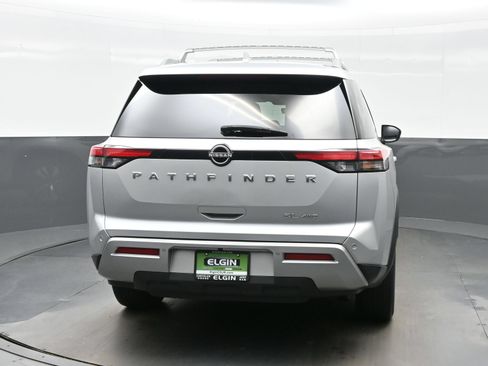 Used 2023 Nissan Pathfinder SL AWD/4WD image 5