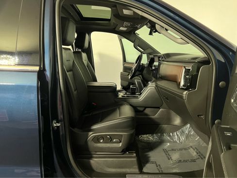 Used 2023 GMC Sierra 1500 Denali w/ Denali Reserve Package AWD/4WD image 29