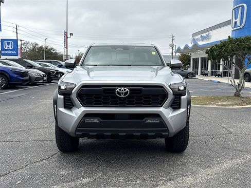 Used 2024 Toyota Tacoma TRD Off-Road w/ TRD Off Road Premium Package image 3