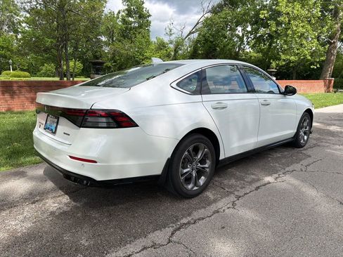 Used 2023 Honda Accord EX-L image 3