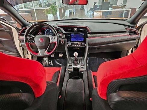 Used 2018 Honda Civic Type R image 9