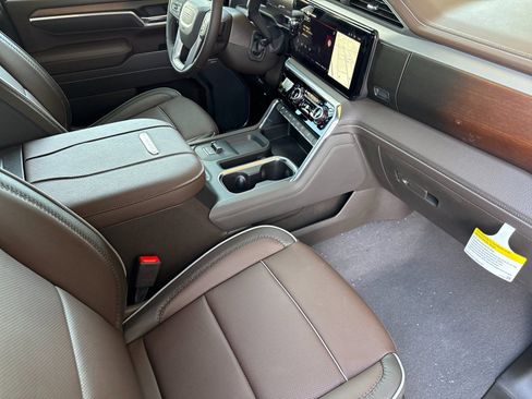 New 2026 GMC Sierra 2500 Denali w/ Max Trailering Package AWD/4WD image 15