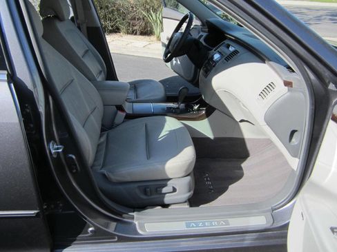 Used 2011 Hyundai Azera Limited FWD image 20