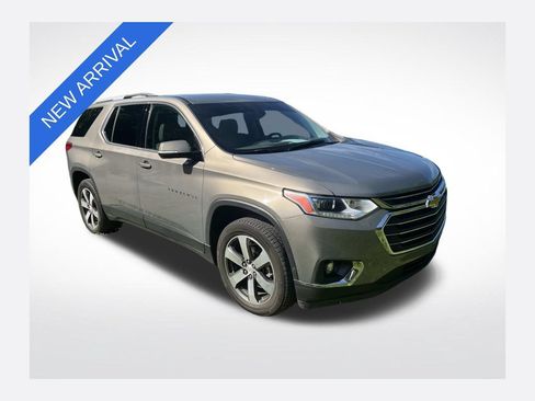 Used 2018 Chevrolet Traverse LT FWD image 1