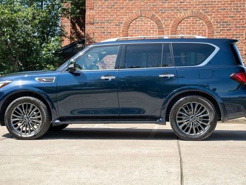 Used 2023 INFINITI QX80 Sensory w/ All-Season Package AWD/4WD image 8