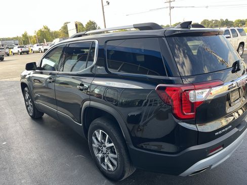 Used 2023 GMC Acadia SLT w/ Technology Package image 4