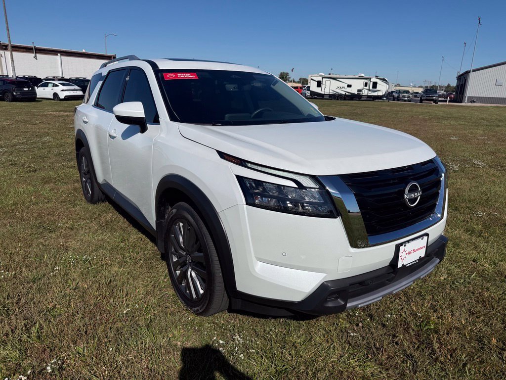 Certified 2025 Nissan Pathfinder SL w/ SL Premium Package FWD image 3