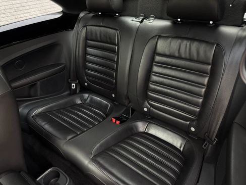 Used 2012 Volkswagen Beetle Turbo FWD image 17