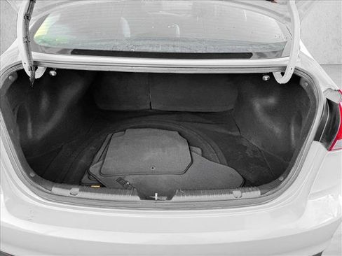 Used 2017 Kia Forte LX w/ LX Popular Package image 8