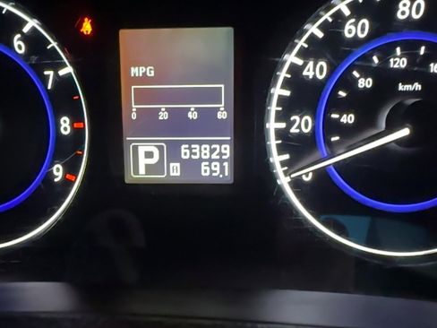 Used 2010 INFINITI G37 x Sedan w/ Premium Pkg image 8