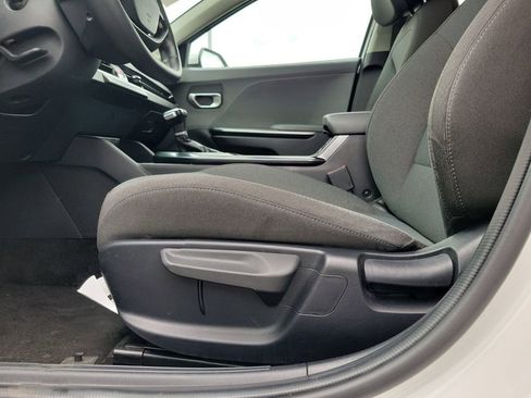 Used 2025 Kia K4 FWD image 18