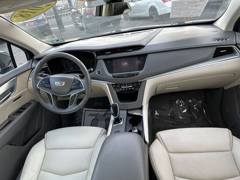 Used 2018 Cadillac XT5 Luxury w/ Driver Awareness Package image 33