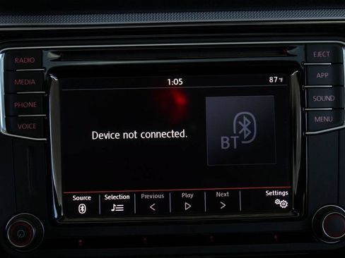 Used 2018 Volkswagen Passat 2.0T SE FWD image 19