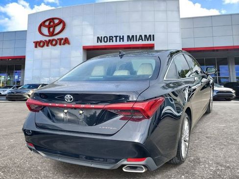 Used 2019 Toyota Avalon Limited image 4