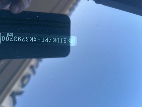 Used 2019 Toyota Highlander XLE image 9