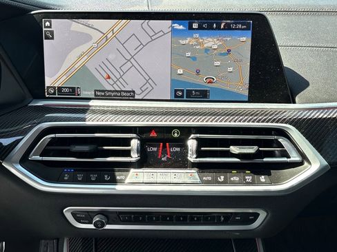 Used 2022 BMW X5 M50i image 23