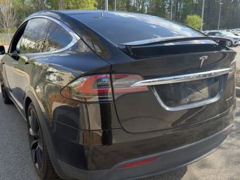 Used 2020 Tesla Model X Long Range image 14