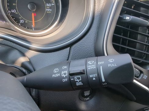 Used 2021 Jeep Cherokee Trailhawk w/ Trailer Tow Group AWD/4WD image 31