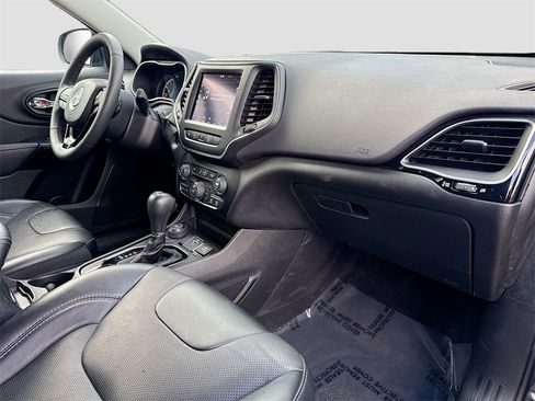 Used 2023 Jeep Cherokee Altitude Lux image 29