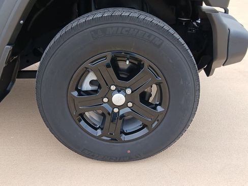 Used 2022 Jeep Wrangler Sport AWD/4WD image 47