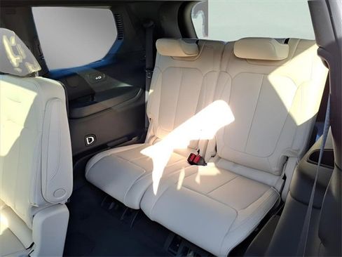 New 2025 Jeep Grand Cherokee L Limited image 10