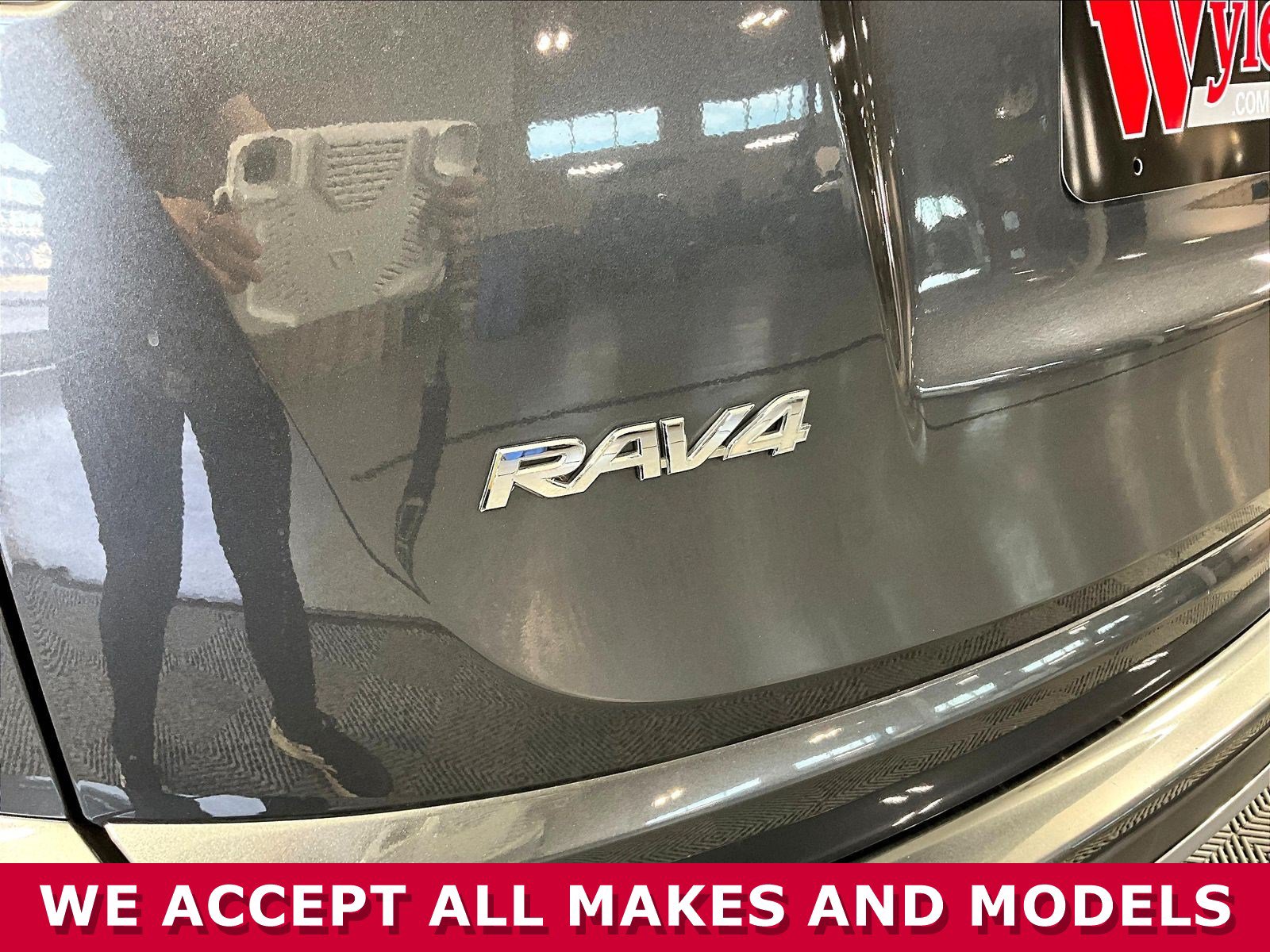 Used 2017 Toyota RAV4 XLE w/ All Weather Liner Package AWD/4WD image 23