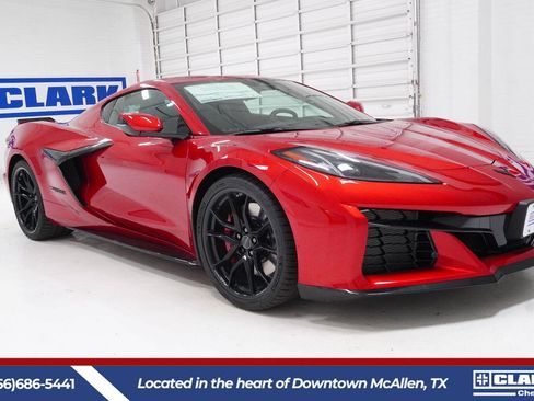 New 2027 Chevrolet Corvette Grand Sport w/ Z52 Sport Performance Package RWD image 3